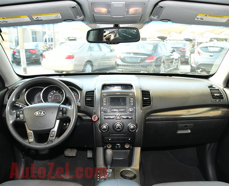 KIA SORENTO- 2013- GRAY- 134 000 KM- AMERICAN SPECS