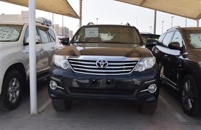 TOYOTA FORTUNER- 2015- GREY- 102 000 KM- GCC