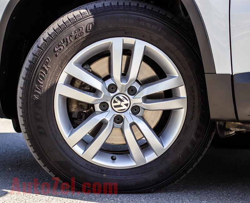 VOLKSWAGEN TIGUAN- 2014- WHITE- 71 488 KM- GCC SPECS