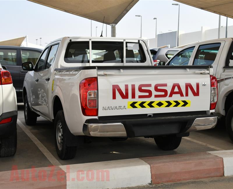 NISSAN NAVARA- 2017- WHITE- 50 000 KM- GCC, MANUAL GEAR