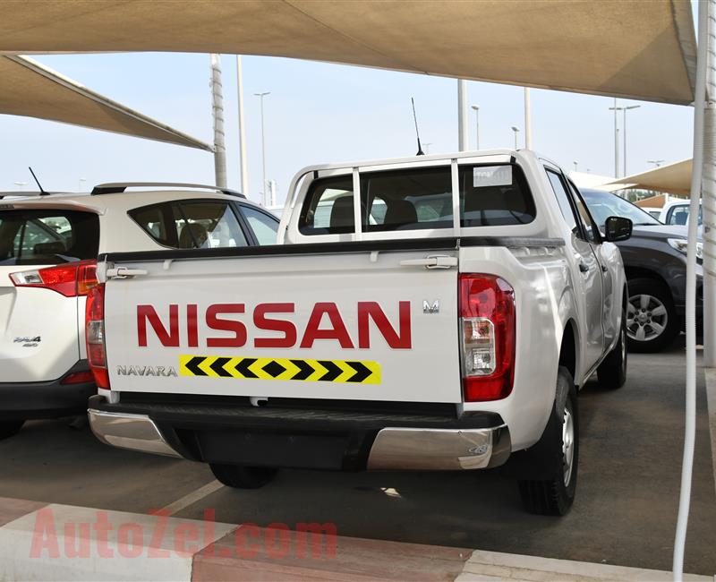 NISSAN NAVARA- 2017- WHITE- 50 000 KM- GCC, MANUAL GEAR