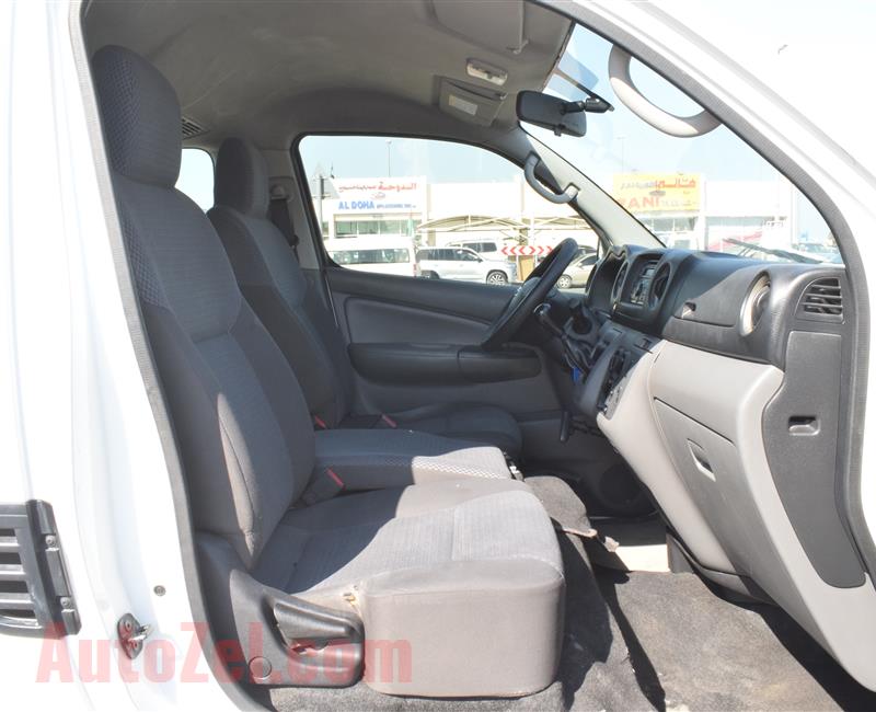 NISSAN URVAN- 2014- WHITE- 97 000 KM- GCC SPECS