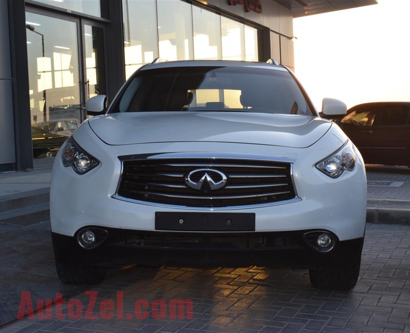 INFINITI FX35- 2012- WHITE- 150 000 KM- GCC