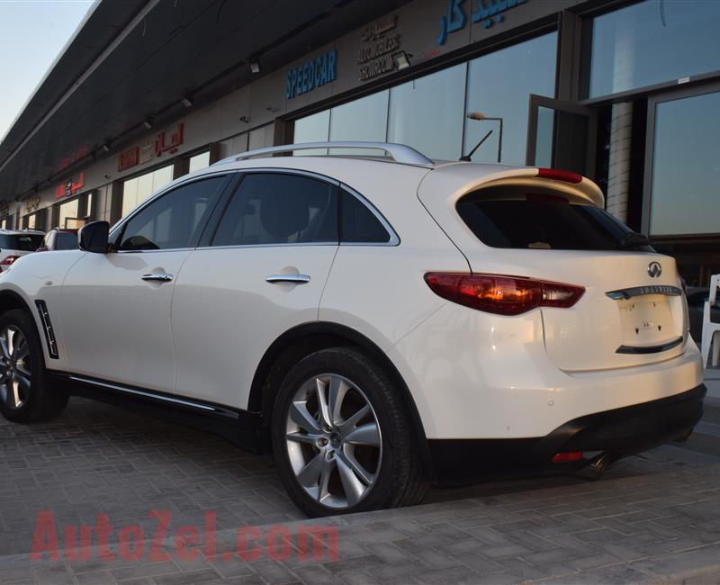 INFINITI FX35- 2012- WHITE- 150 000 KM- GCC