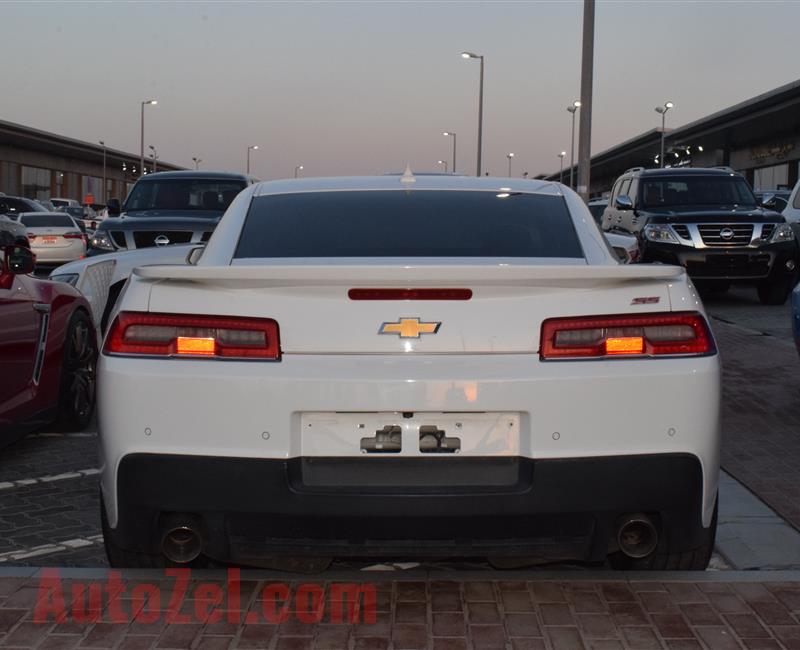 CHEVROLET CAMARO- 2015- WHITE- 100 000 KM- GCC