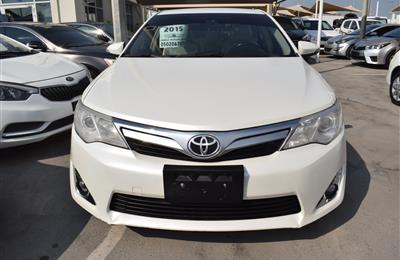 TOYOTA CAMRY- 2013- WHITE- 80 000 KM- GCC SPECS