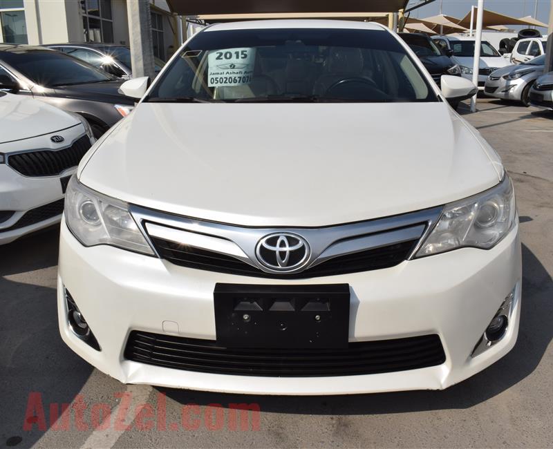 TOYOTA CAMRY- 2013- WHITE- 80 000 KM- GCC SPECS