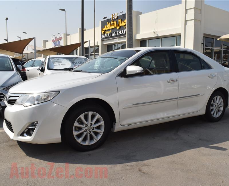 TOYOTA CAMRY- 2013- WHITE- 80 000 KM- GCC SPECS