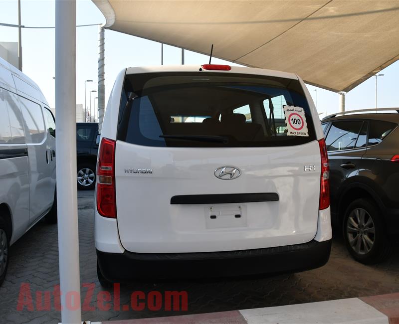 HYUNDAI H1- 2017- WHITE- 39 000 KM- GCC