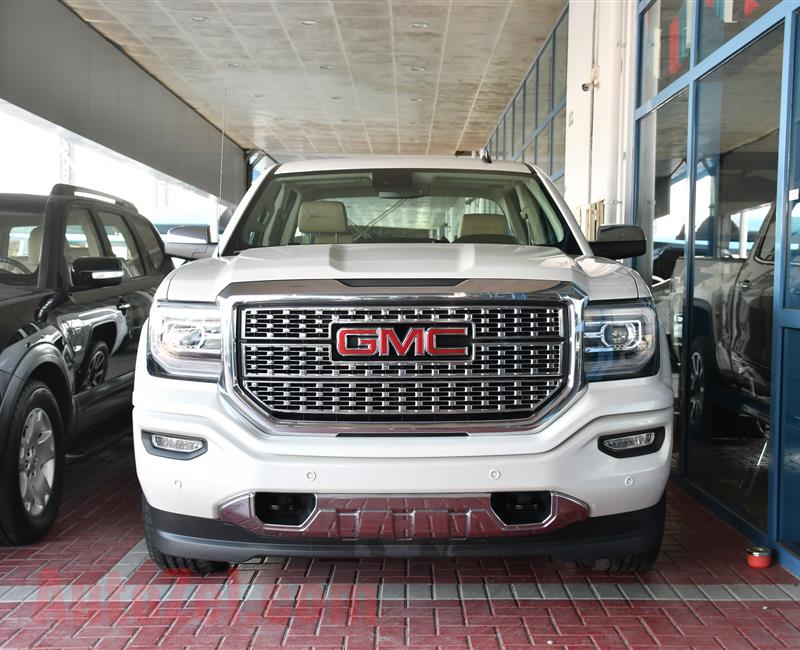 GMC DENALI PICK UP- 2017- WHITE- 72 000 KM- GCC SPECS