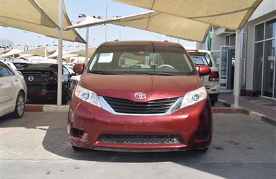 TOYOTA SIENNA- 2014- RED- 148 000 KM- GCC