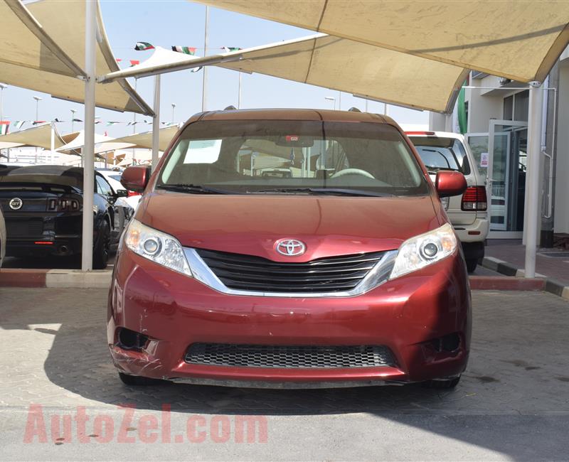 TOYOTA SIENNA- 2014- RED- 148 000 KM- GCC