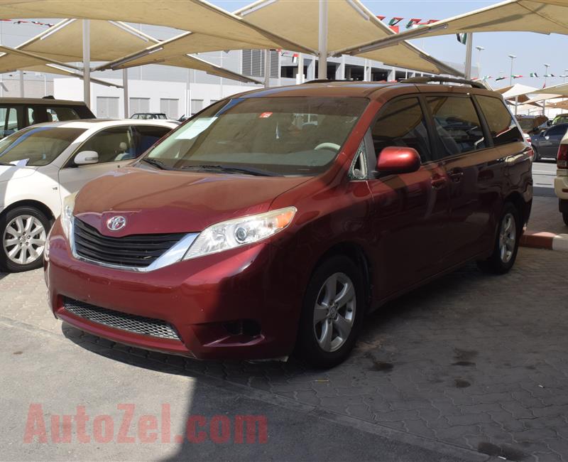 TOYOTA SIENNA- 2014- RED- 148 000 KM- GCC