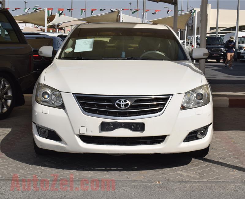 TOYOTA AURION GRANDE- 2008 - WHITE- 360 000 KM- GCC