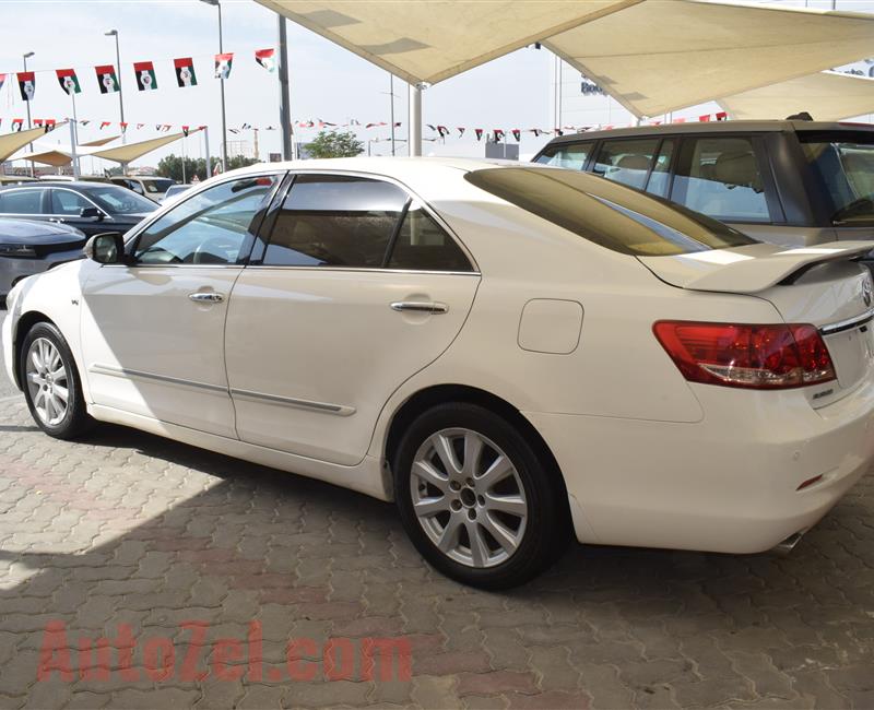 TOYOTA AURION GRANDE- 2008 - WHITE- 360 000 KM- GCC