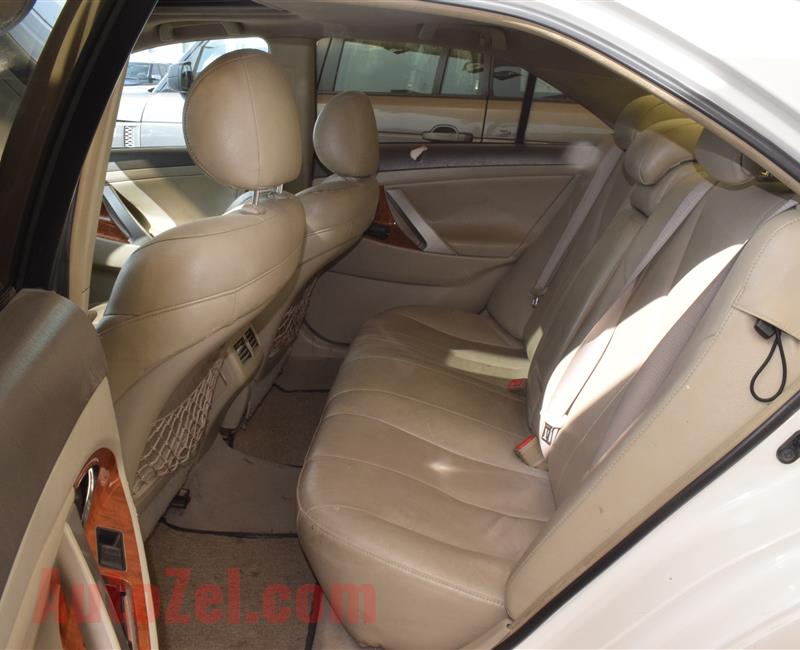 TOYOTA AURION GRANDE- 2008 - WHITE- 360 000 KM- GCC