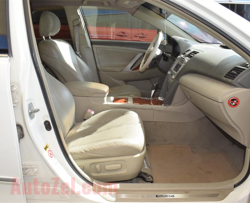 TOYOTA AURION GRANDE- 2008 - WHITE- 360 000 KM- GCC