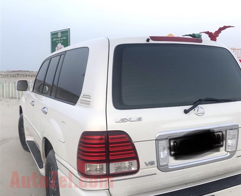 للبيع لكزس lx470 ماشي 116 الف فقط