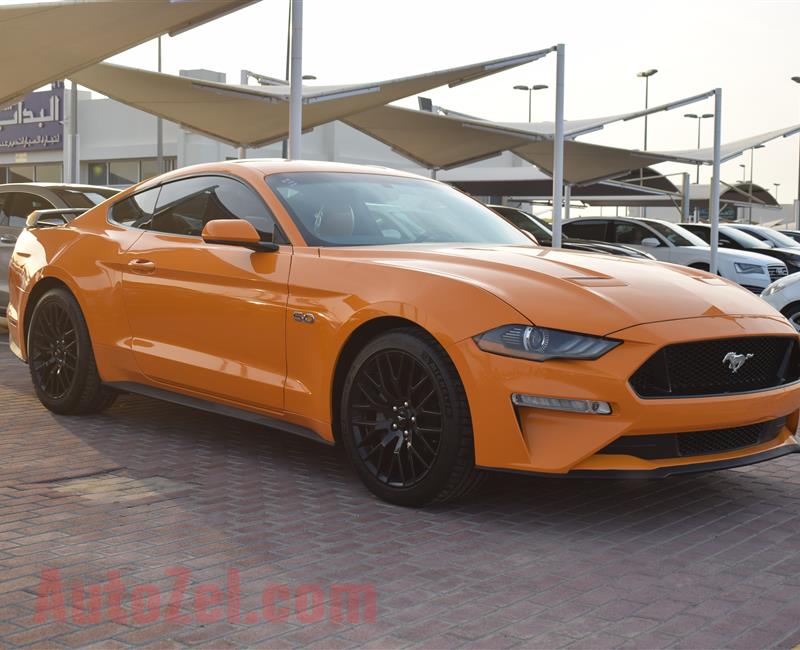 FORD MUSTANG- 2018- ORANGE- 14 000 MILES- AMERICAN SPECS