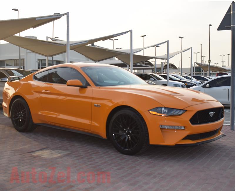 FORD MUSTANG- 2018- ORANGE- 14 000 MILES- AMERICAN SPECS