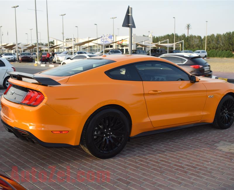 FORD MUSTANG- 2018- ORANGE- 14 000 MILES- AMERICAN SPECS