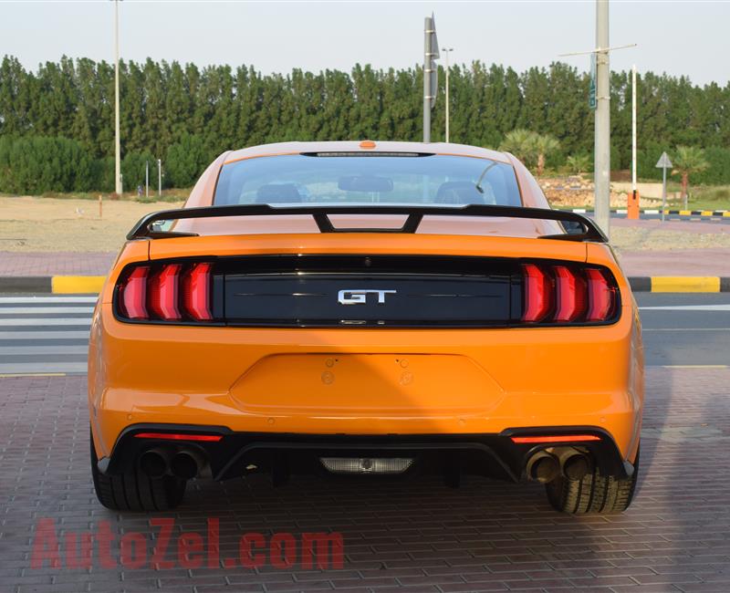 FORD MUSTANG- 2018- ORANGE- 14 000 MILES- AMERICAN SPECS