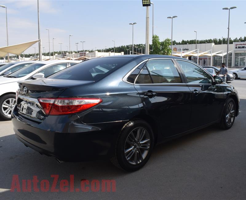 TOYOTA CAMRY- 2017- GREEN- 62 000 KM- CALL FOR PRICE