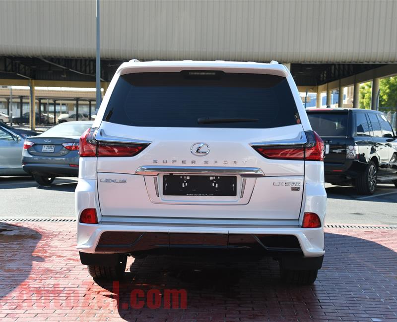 LEXUS LX570- 2016- WHITE- 67 000 KM- GCC SPECS