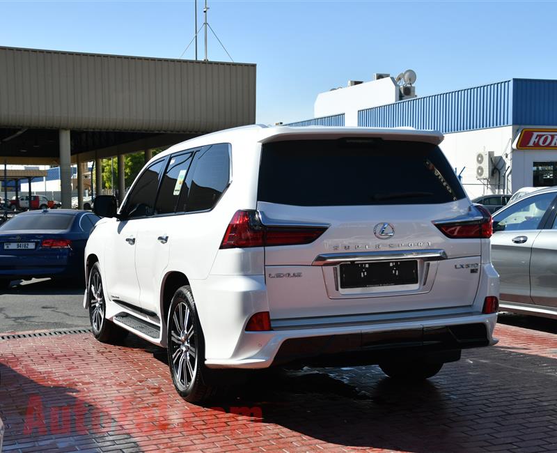 LEXUS LX570- 2016- WHITE- 67 000 KM- GCC SPECS