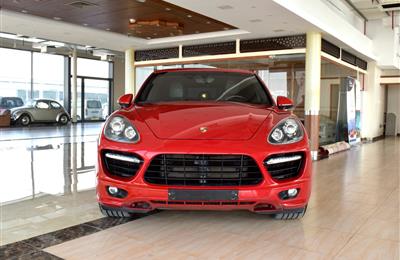 PORSCHE CAYENNE GTS- 2013- RED- 347 000 KM- GCC