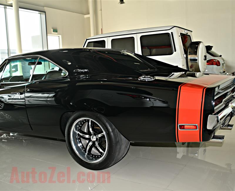 CLASSIC DODGE CHARGER  MODEL 1970 - BLACK - 2000 KM - V8 - GCC 