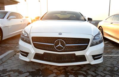 MERCEDES-BENZ CLS500- 2014- WHITE- 180 000 KM- GCC