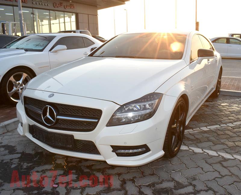 MERCEDES-BENZ CLS500- 2014- WHITE- 180 000 KM- GCC