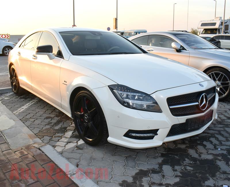 MERCEDES-BENZ CLS500- 2014- WHITE- 180 000 KM- GCC