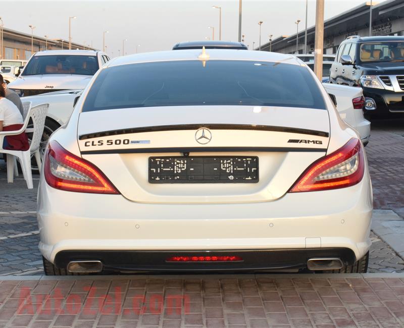 MERCEDES-BENZ CLS500- 2014- WHITE- 180 000 KM- GCC