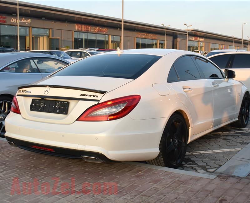 MERCEDES-BENZ CLS500- 2014- WHITE- 180 000 KM- GCC