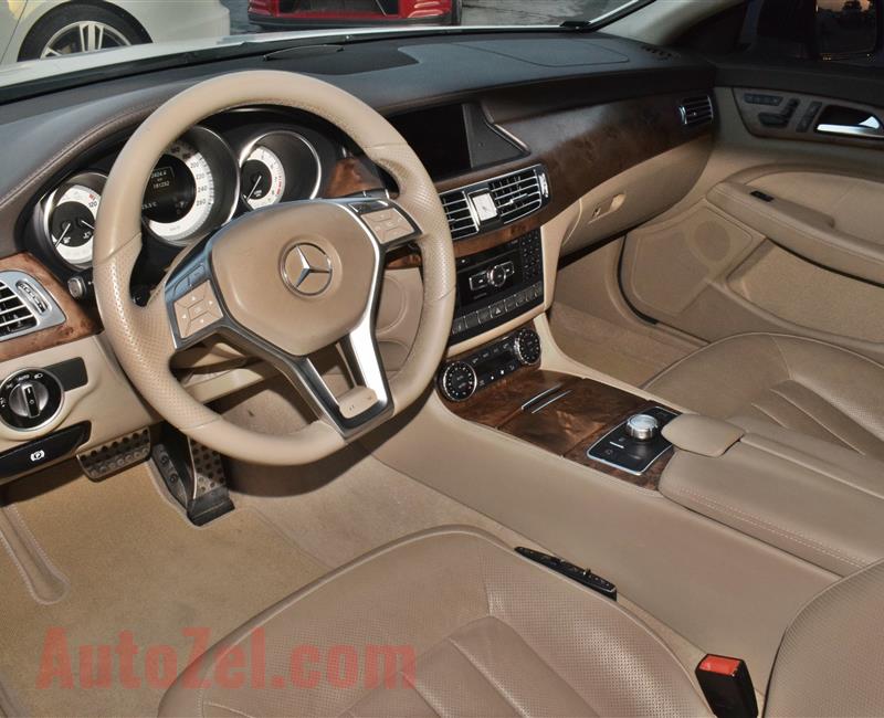 MERCEDES-BENZ CLS500- 2014- WHITE- 180 000 KM- GCC