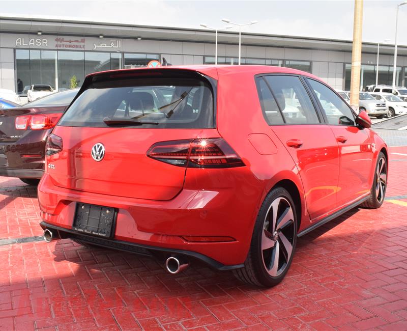 VOLKSWAGEN GTI- 2018- RED- 47 000 KM- GCC