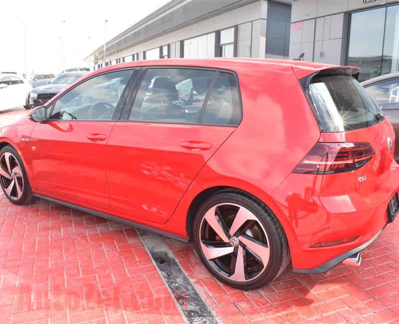 VOLKSWAGEN GTI- 2018- RED- 47 000 KM- GCC