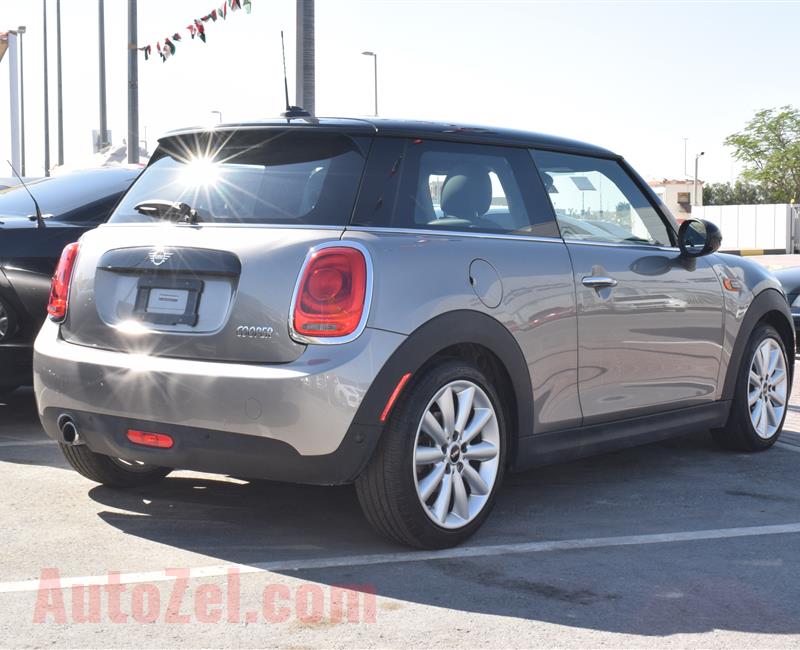 MINI COOPER- 2019- GRAY- 9 000 MILES- AMERICAN SPECS