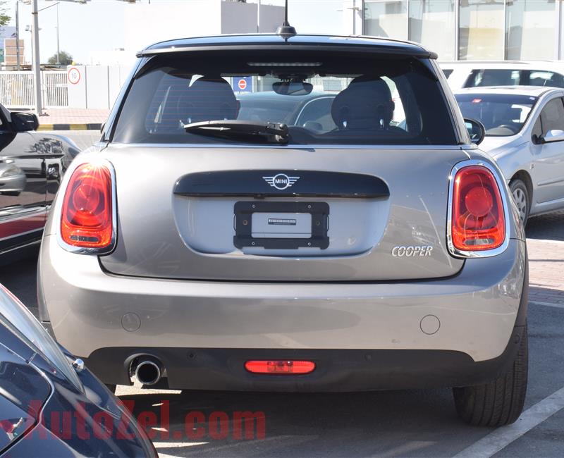 MINI COOPER- 2019- GRAY- 9 000 MILES- AMERICAN SPECS