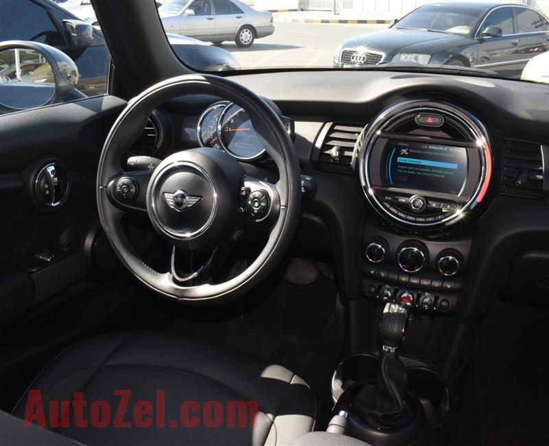 MINI COOPER- 2019- GRAY- 9 000 MILES- AMERICAN SPECS