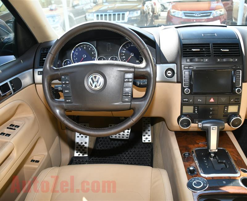 VOLKSWAGEN TOUAREG- 2009- BLACK- 200 000 KM- GCC