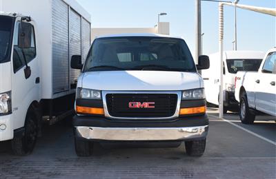 GMC SAVANA- 2016- WHITE- 42 000 KM- GCC SPECS