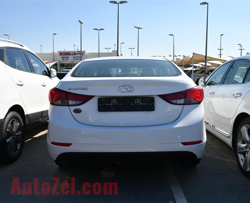 HYUNDAI ELANTRA- 2016- WHITE- 84 000 KM- GCC