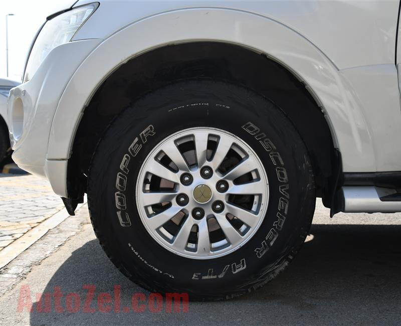 MITSUBISHI PAJERO GLS- 2013- WHITE- 40 000 KM- GCC