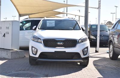 KIA SORENTO MODEL 2016 - WHITE - 125,000 KM - V6 - GCC 