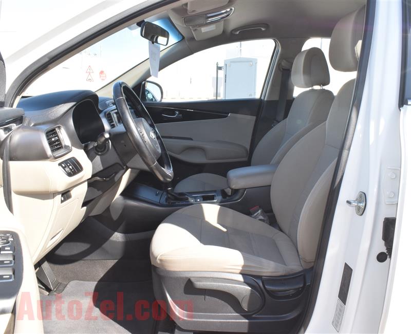 KIA SORENTO MODEL 2016 - WHITE - 125,000 KM - V6 - GCC 