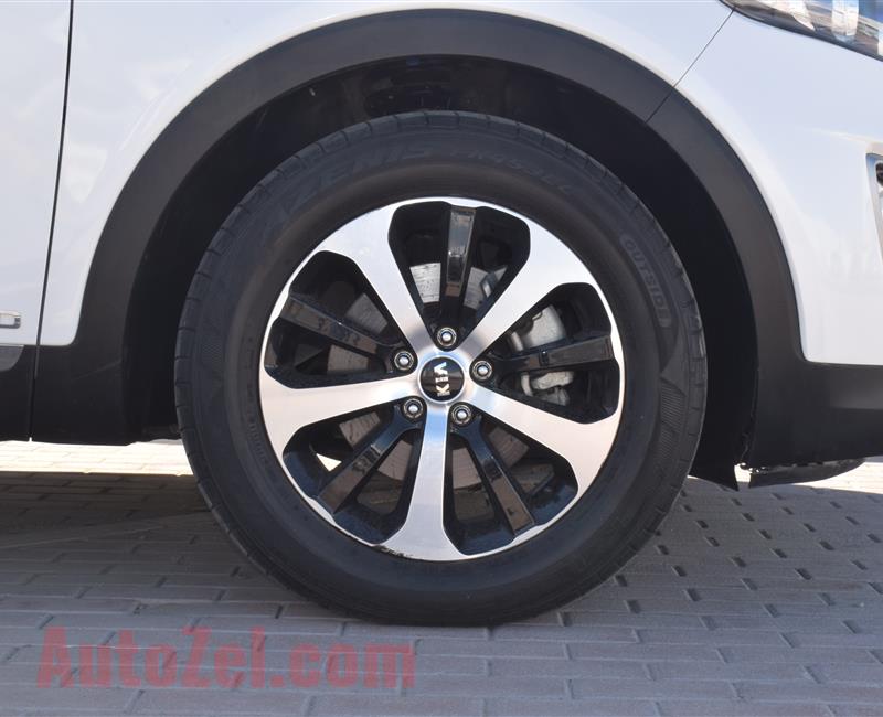 KIA SORENTO MODEL 2016 - WHITE - 125,000 KM - V6 - GCC 