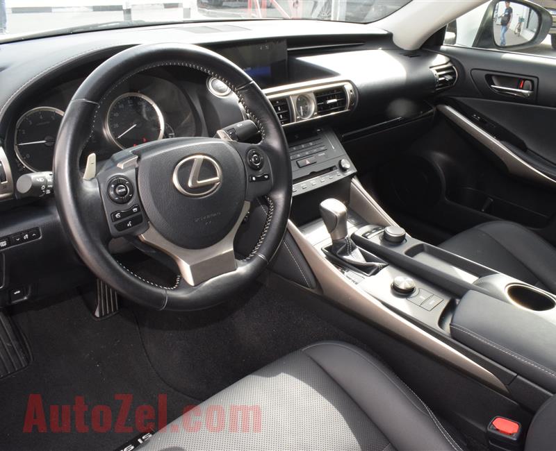 LEXUS IS250- 2015- SILVER- 30 000 KM- US SPECS